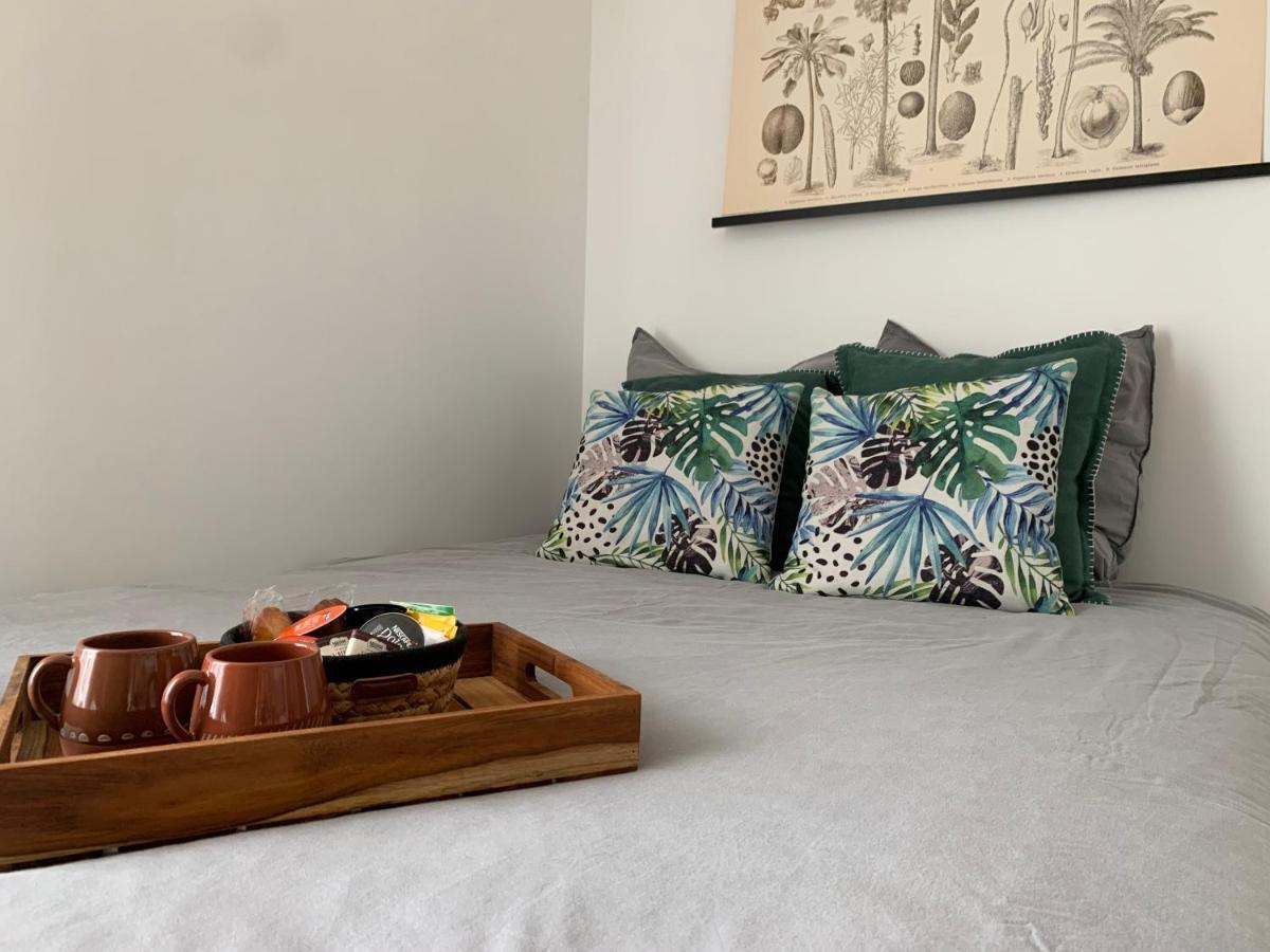 Le Petit Bali - Studio - Wifi - Parking - Coeur De Ville Pont-l'Abbe Exterior photo